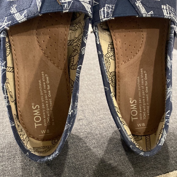 Womens TOMS LOAFERS NAUTICAL SAILING PRINT Sz 8p blue white - Picture 4 of 5